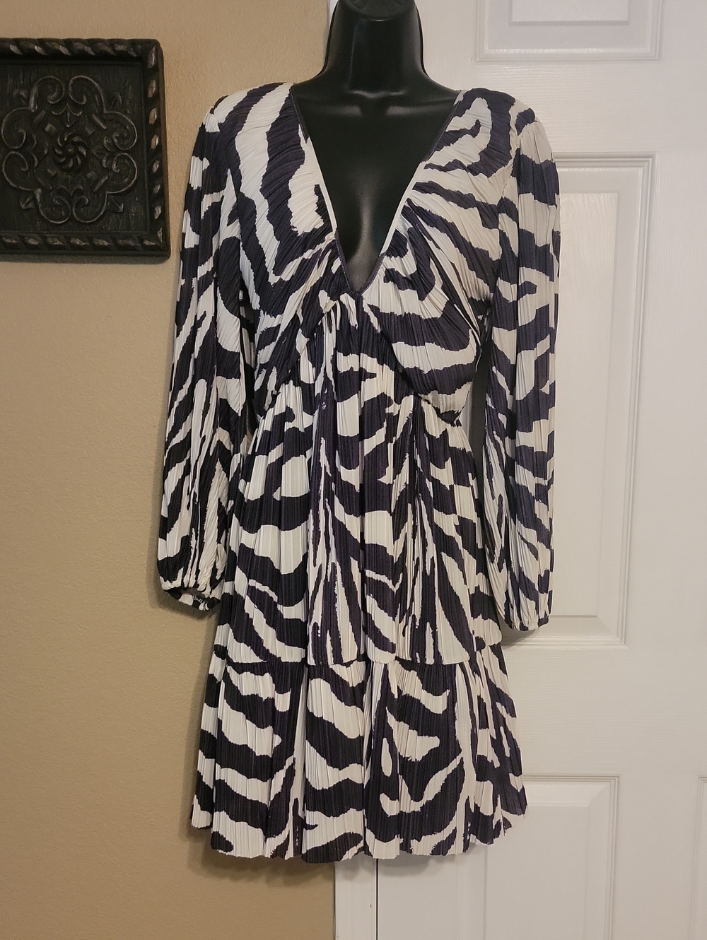 H&M Black & White Zebra-Print V-Neck Long Sleeve Mini Dress